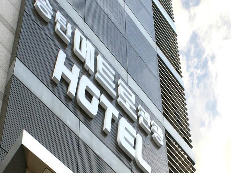Metro Pol Tourist Hotel Пхёнтхэк Экстерьер фото